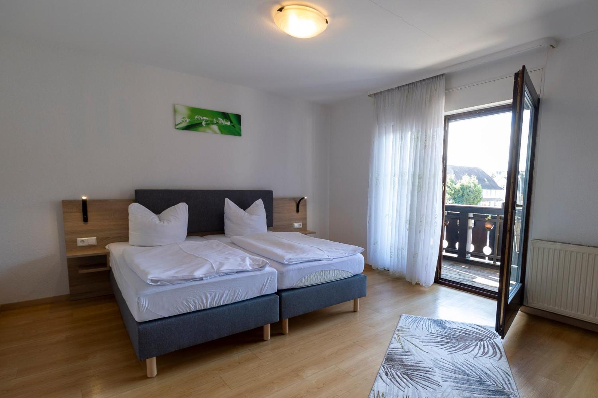 Hotel Landgasthaus Roessle Hohberg Bagian luar foto